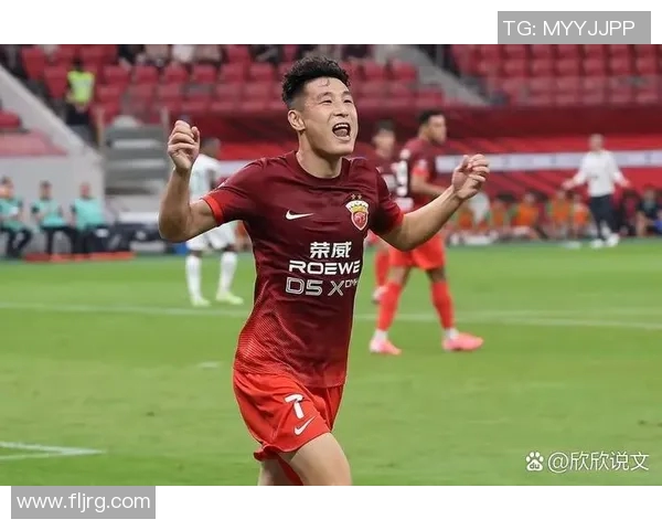 足球明星的魅力瞬间展现帅气风采的精彩照片合集