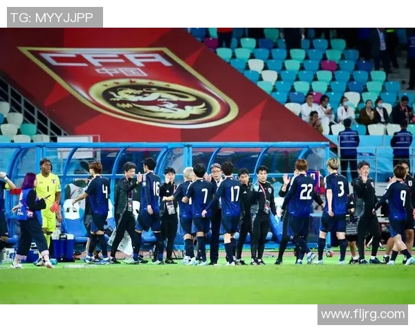 上海足球队团队协作引发热议球迷对战术配合与球员表现展开激烈讨论